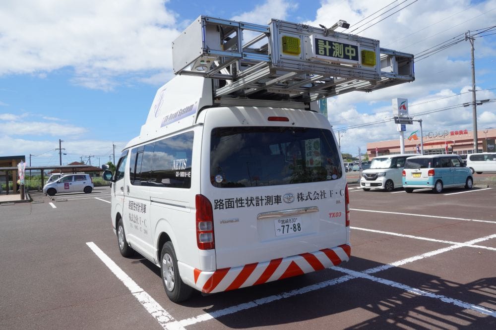 IN鹿児島!走るだけで測量が出来る『路面性状計測車』が活躍しました!
