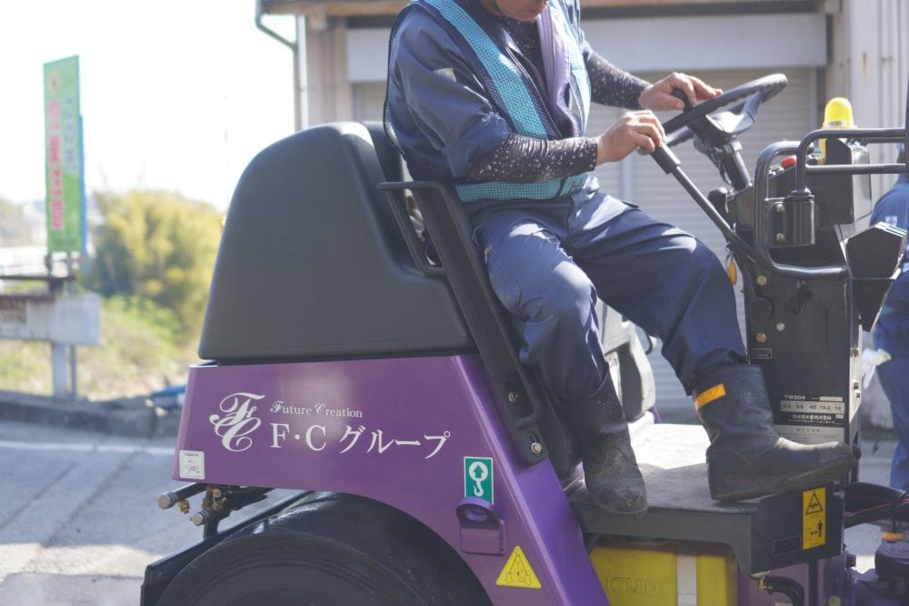 舗装の現場で大活躍！コンバインドローラーを納車しました♪