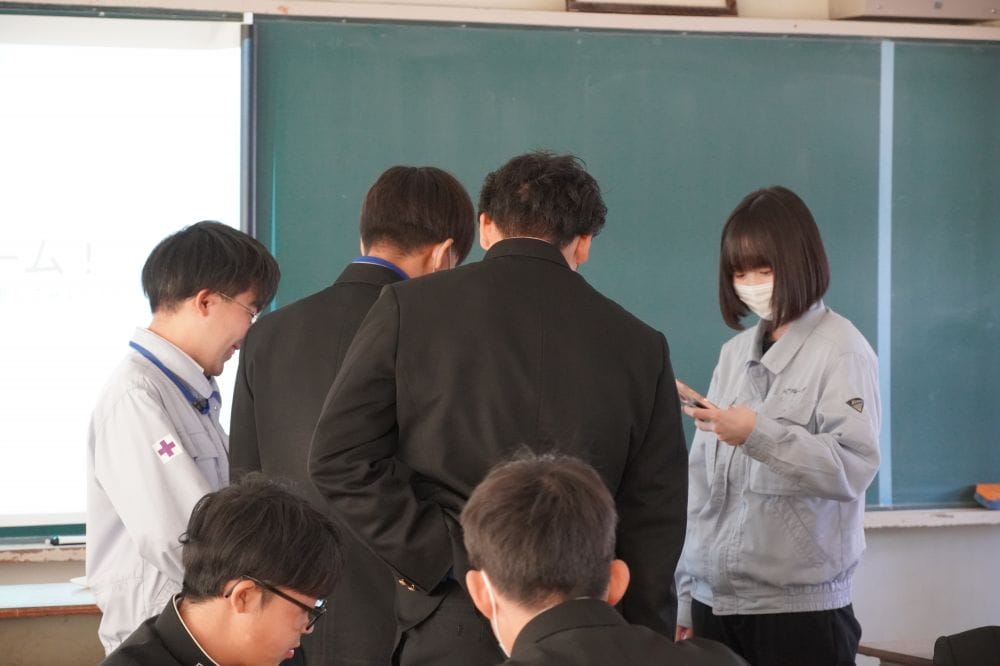 キャンプ警備に説明会に、どこそこに私たちがいます！