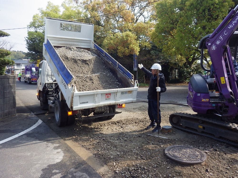 清武役場前の道路における段差解消工事！道路はこうして作られる！
