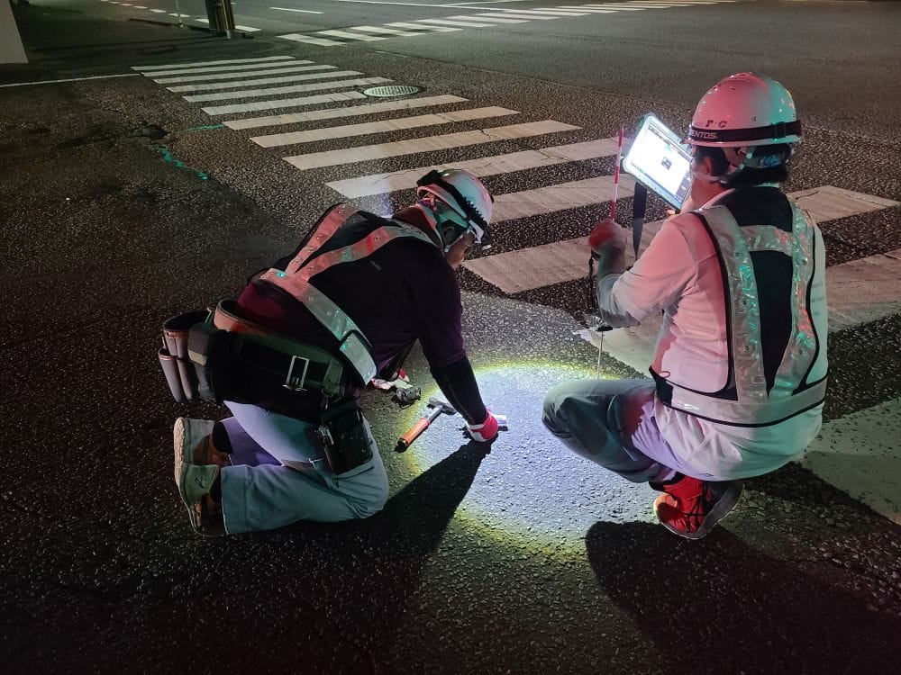 遂にこんな時代が来た!?【無電柱化工事】に関わる測量の施工です。