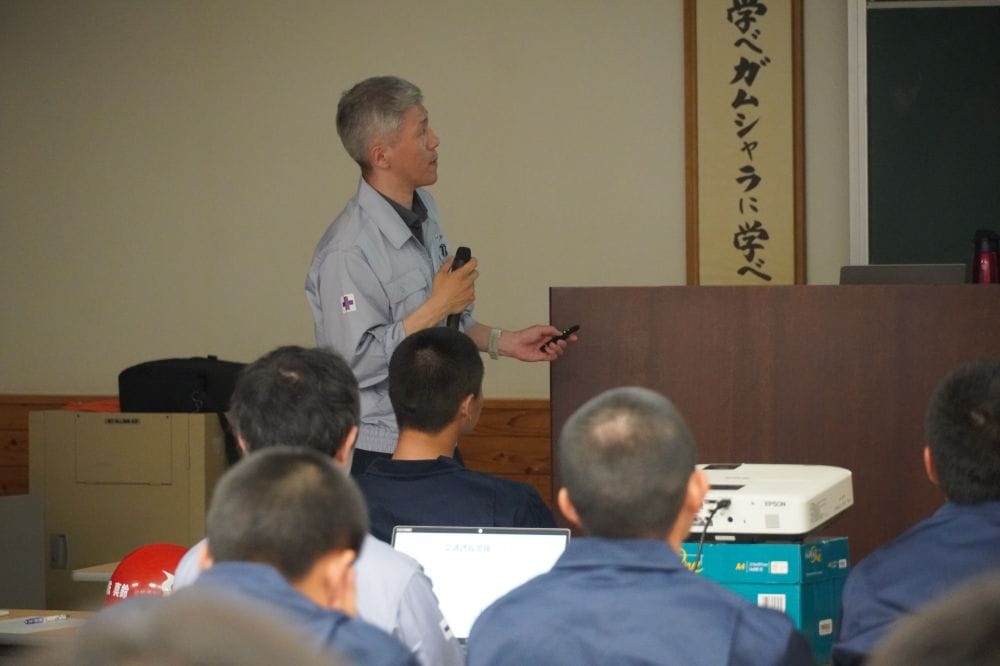 宮崎県建設技術センターにて、宮崎県産業開発青年隊の皆様に出前授業をさせていただきました！