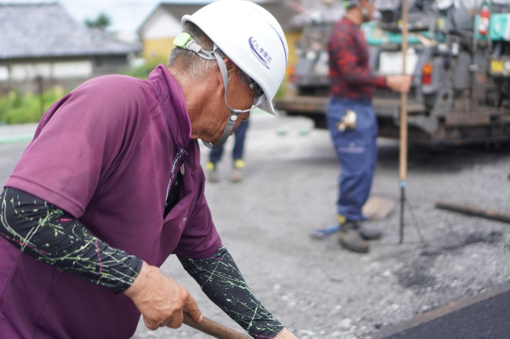 舗装駐車場整備に現場!ものづくりに興味がある方必見♪