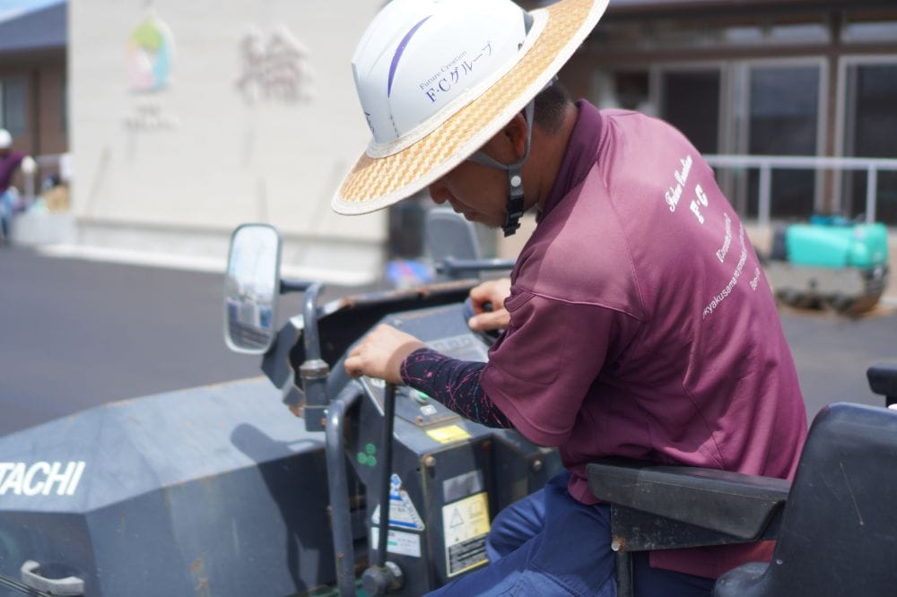 舗装駐車場整備に現場!ものづくりに興味がある方必見♪
