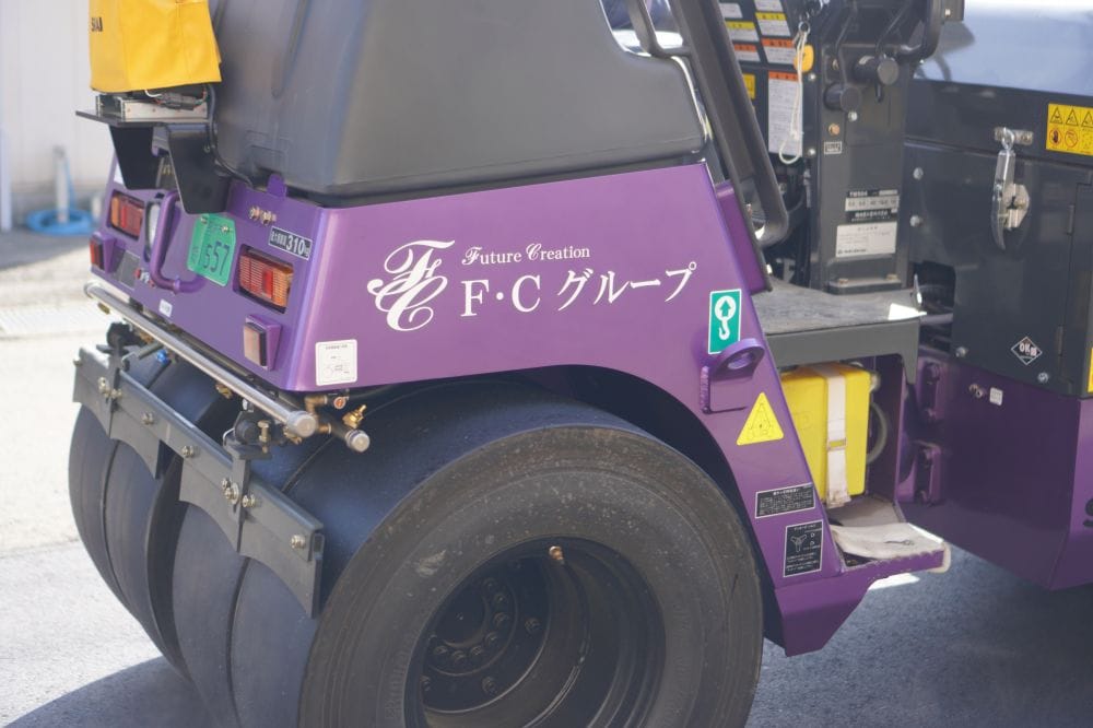舗装の現場で大活躍！コンバインドローラーを納車しました♪